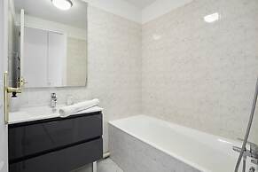 Sublime Appartement Champs Elysees