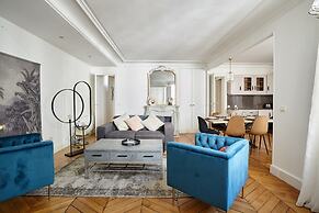 Sublime Appartement Champs Elysees