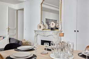 Sublime Appartement Champs Elysees