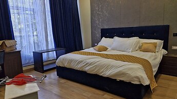 Le Majestic Business Class Hotel