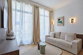 Apartment on the Champs Elysees