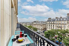 Superb Arc de Triomphe Apartment