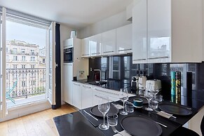 Superb Arc de Triomphe Apartment