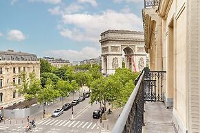 Superb Arc de Triomphe Apartment