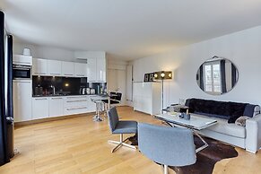 Superb Arc de Triomphe Apartment