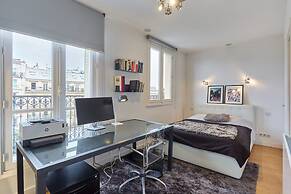 Superb Arc de Triomphe Apartment