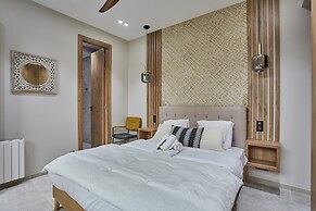 Exceptional Apartment Near Montmartre 10 People