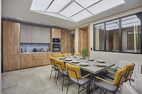 Exceptional Apartment Near Montmartre 10 People