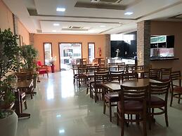 Central Palace Hotel