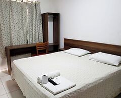 Central Palace Hotel