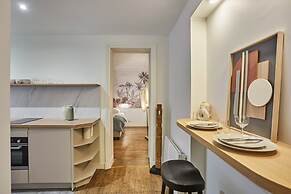 Apartment Eiffel Tower Trocadero by Studio Prestige