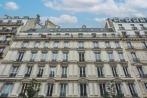 Apartment Eiffel Tower Trocadero by Studio Prestige