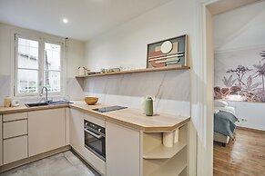 Apartment Eiffel Tower Trocadero by Studio Prestige