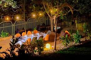 Emerald Villa Cafe & Restaurant