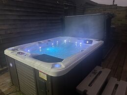 Meagill Cottage a Cozy Retreat With hot tub