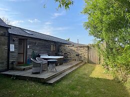 Meagill Cottage a Cozy Retreat With hot tub