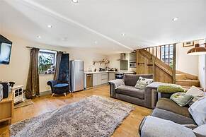 Meagill Cottage a Cozy Retreat With hot tub