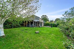 5-bed Country Retreat in Harrogate With Hot Tub