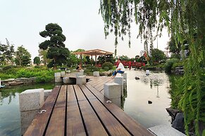 Refined Saigon - Vinhome Central Park