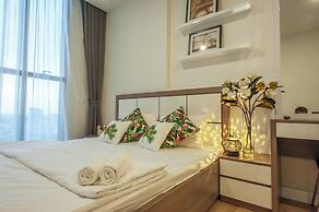 Refined Saigon - Vinhome Central Park