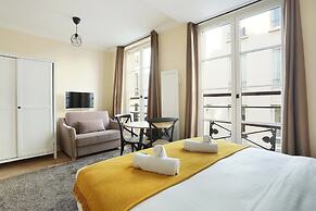 Lovely and new Studio Center of Paris