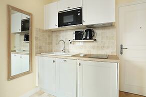 Lovely and new Studio Center of Paris