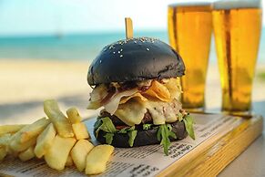 Vanda Beach Boutique Villa