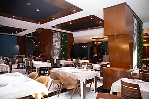 Caspian Buisness Hotel