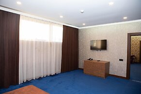 Caspian Buisness Hotel