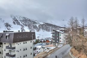 Simona Luxury Apartment few Steps From sk