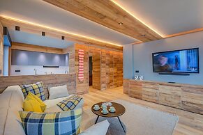 Simona Luxury Apartment few Steps From sk