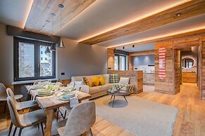 Simona Luxury Apartment few Steps From sk