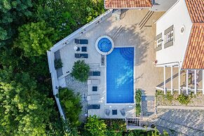 Nature Villa Frangipane With Pool