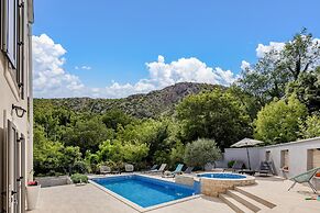Nature Villa Frangipane With Pool
