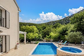 Nature Villa Frangipane With Pool