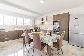 Palm Modern Apart 200mt From Sea Qawra