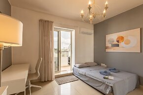 Modern Penthouse Savoy Garden in Gzira