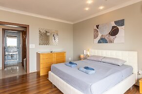 Modern Penthouse Savoy Garden in Gzira