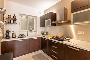 Modern Penthouse Savoy Garden in Gzira