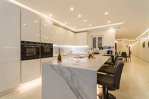 Modern Spacious apt 2mn to the sea Qawr