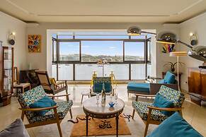 Magnificent Sunny Seafront Apart Sliema