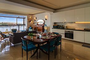 Magnificent Sunny Seafront Apart Sliema
