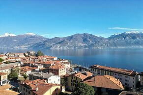 Modern House Apartment 4