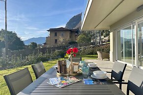 Modern House Apartment 1