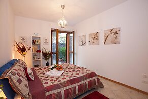 Vista d Oro Ulivo Apt 4