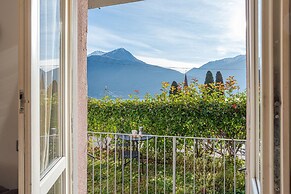 Pianello Charming Lake View