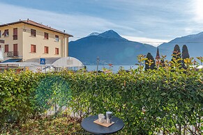 Pianello Charming Lake View