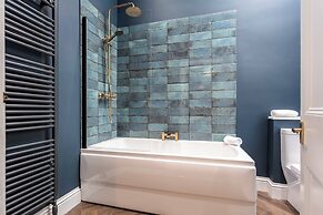 The Oliver - Donnini Apartments