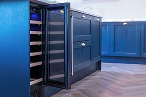 The Oliver - Donnini Apartments