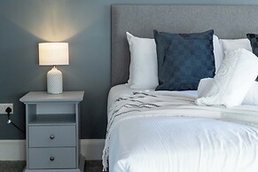 The Oliver - Donnini Apartments